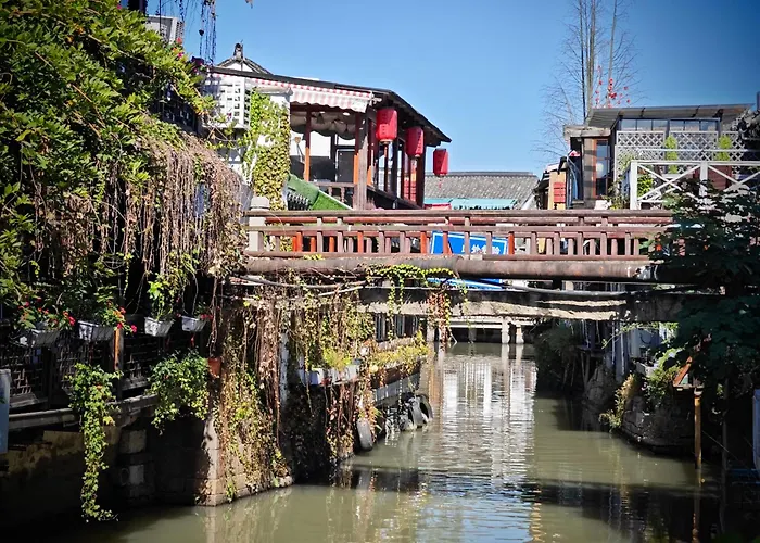 Millennium Ancient Town River View B&B 1